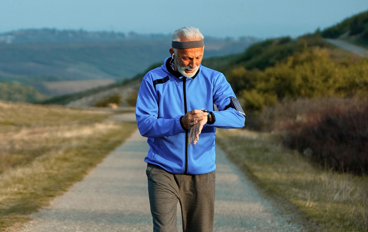 A Canadian uses SecurMEDIC's watch to stay connected and secure thanks to Bell’s network coverage and reliability.