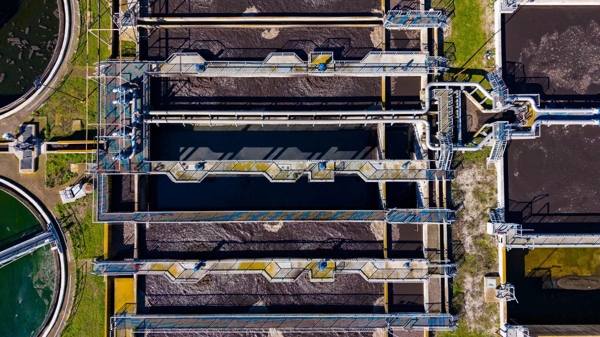 Aerial view of municipal infrastructure demonstrating LTE-M IoT connectivity for smart cities.